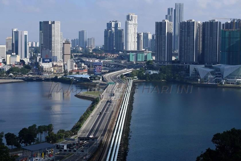 Malaysia-Singapura buka sempadan darat mulai 1 April
