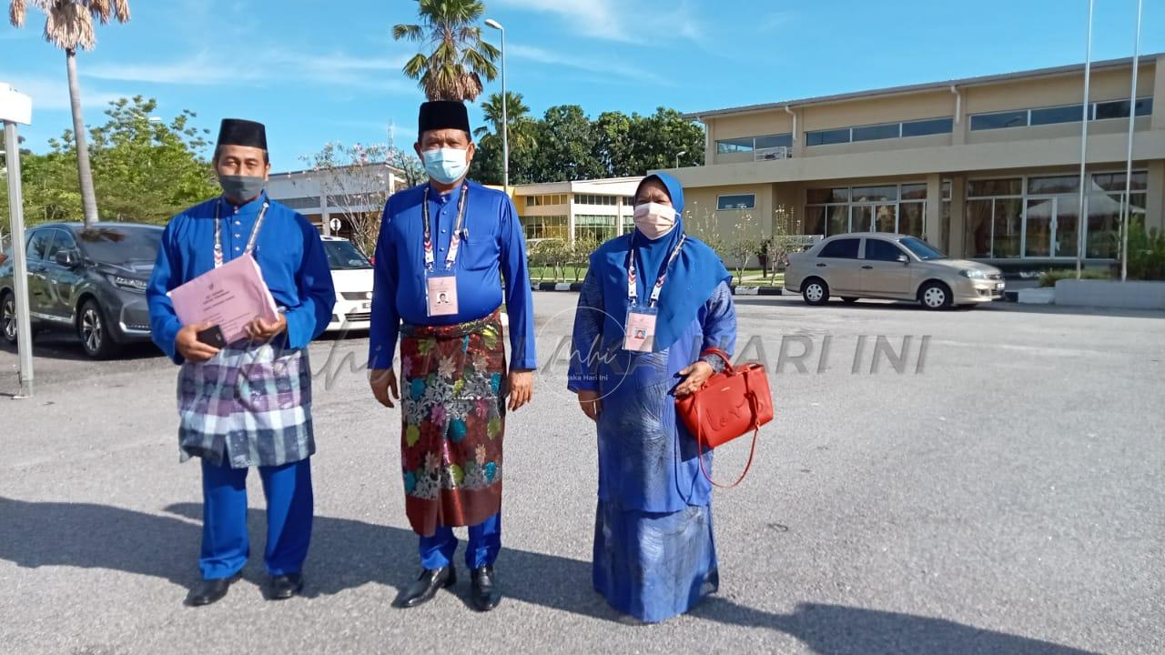 Empat calon tiba di pusat penamaan DUN Sungai Udang