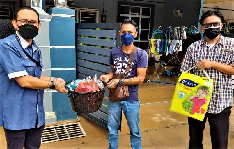 UTeM cakna hulur bantuan pada mangsa banjir di Melaka