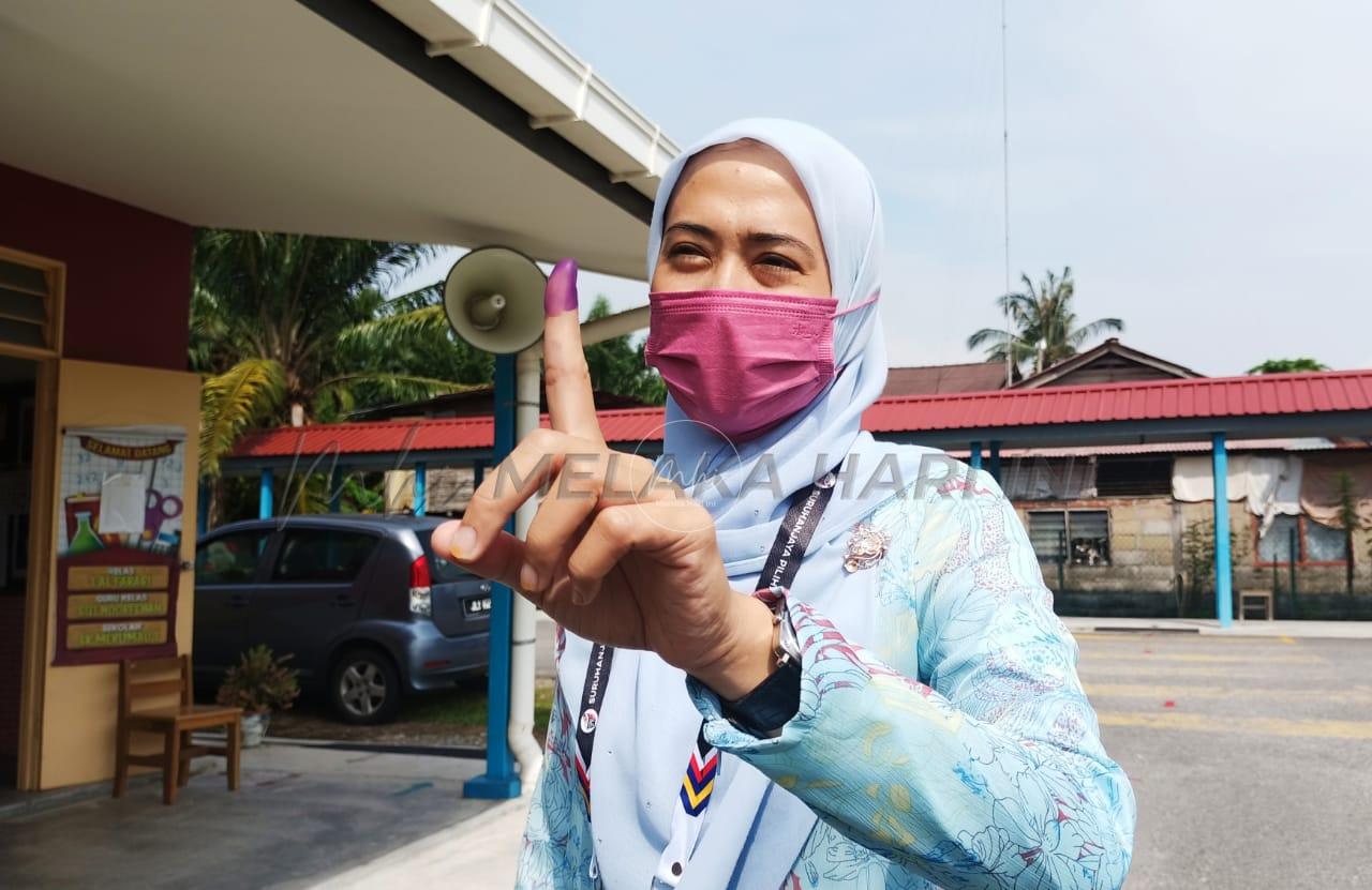 Dira selesai mengundi jam 3.18 petang