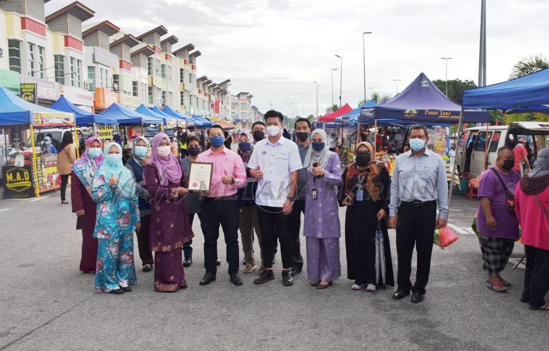 180 peniaga pasar malam daerah Jasin terima sumbangan