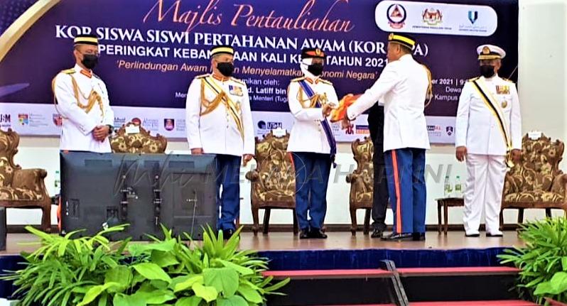 24 mahasiswa UTeM ditauliahkan Leftenan Muda