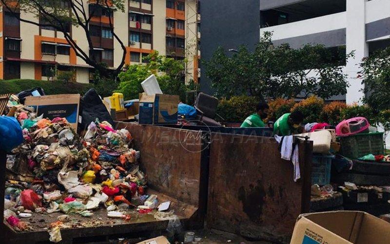 Mayat bayi perempuan ditemukan dalam tong sampah