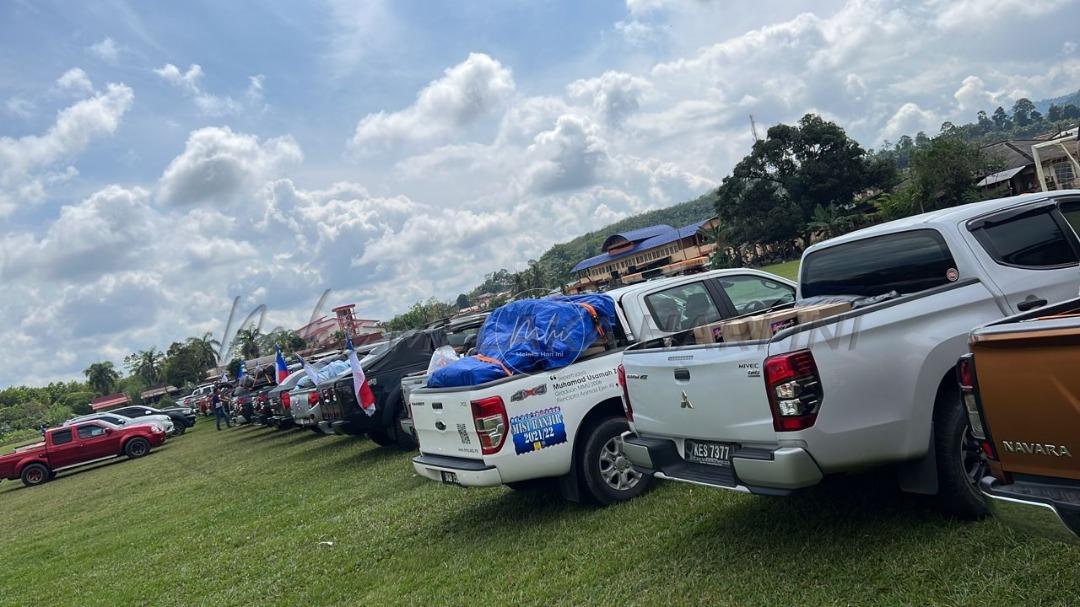 40 pacuan empat roda dari Melaka bantu mangsa banjir Negeri Sembilan, Pahang