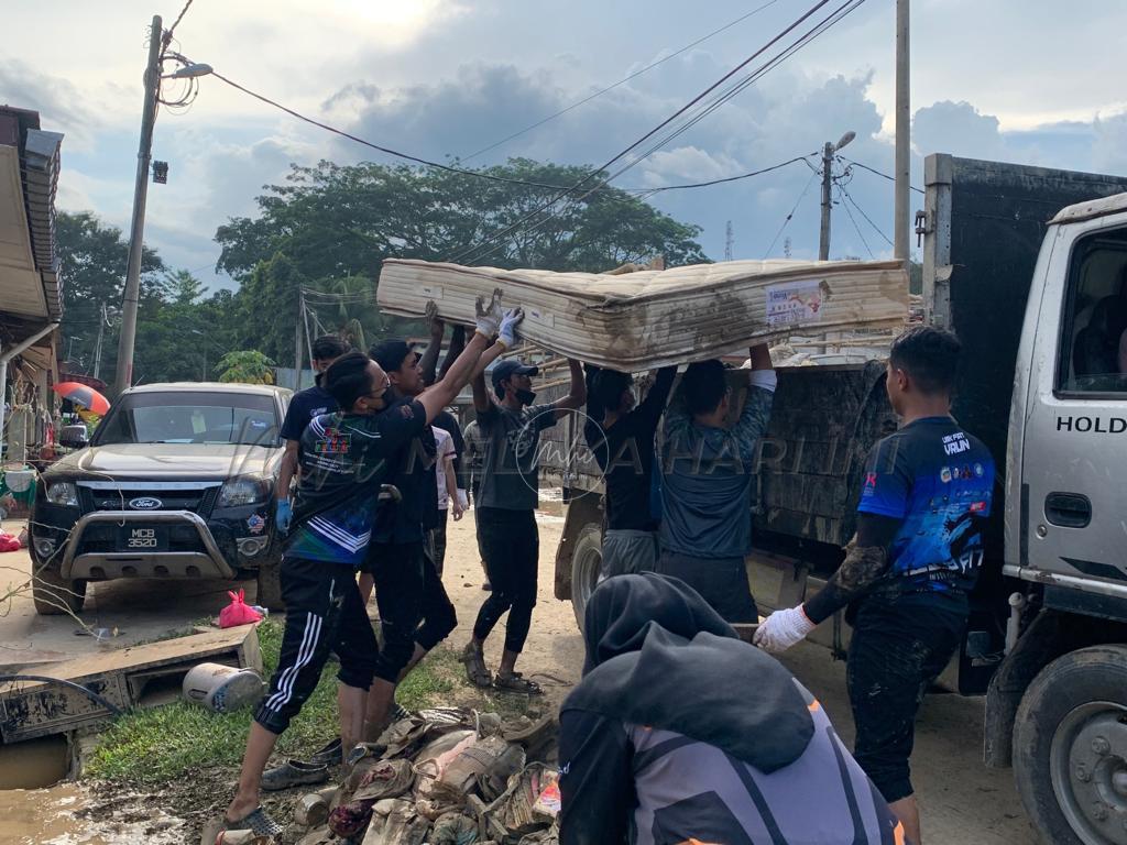 Banjir: GMM prihatin bantu bersihkan kediaman mangsa