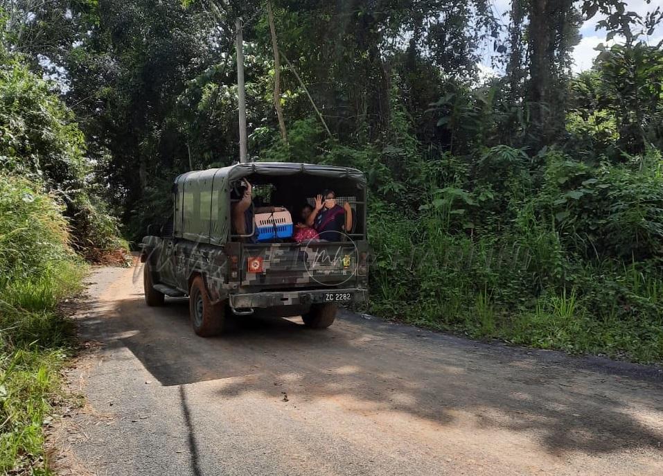 50 orang awam terperangkap dan terputus bekalan makanan diselamatkan di Kenaboi