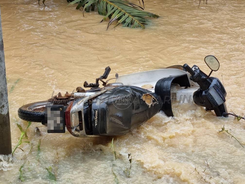 Operator kilang korban pertama banjir di Pahang