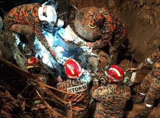 Pemandu lori sayur rancang tukar kerja sebelum maut dalam tanah runtuh – Isteri