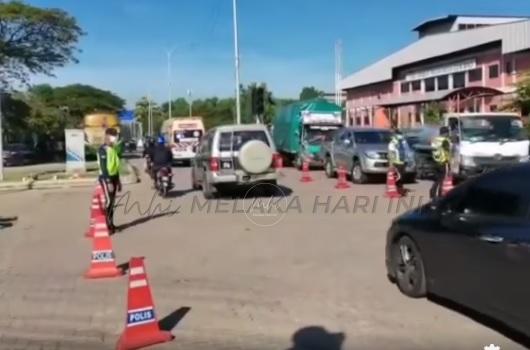 Hanya sebahagian kenderaan NGO dibenar masuk ke Taman Sri Muda – Polis