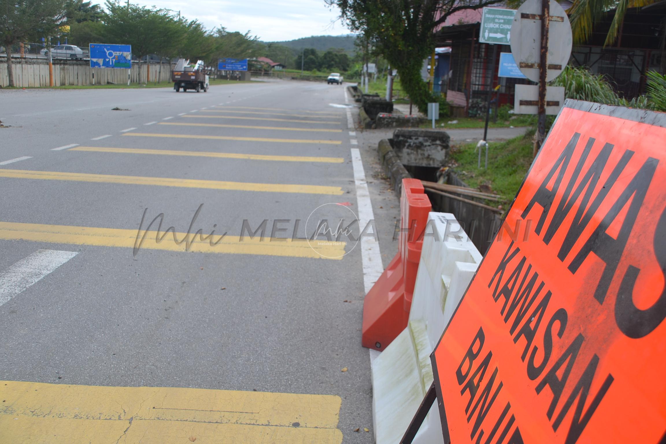 Pengguna jalan raya lega Jalan Melaka-Negeri Sembilan dibuka semula