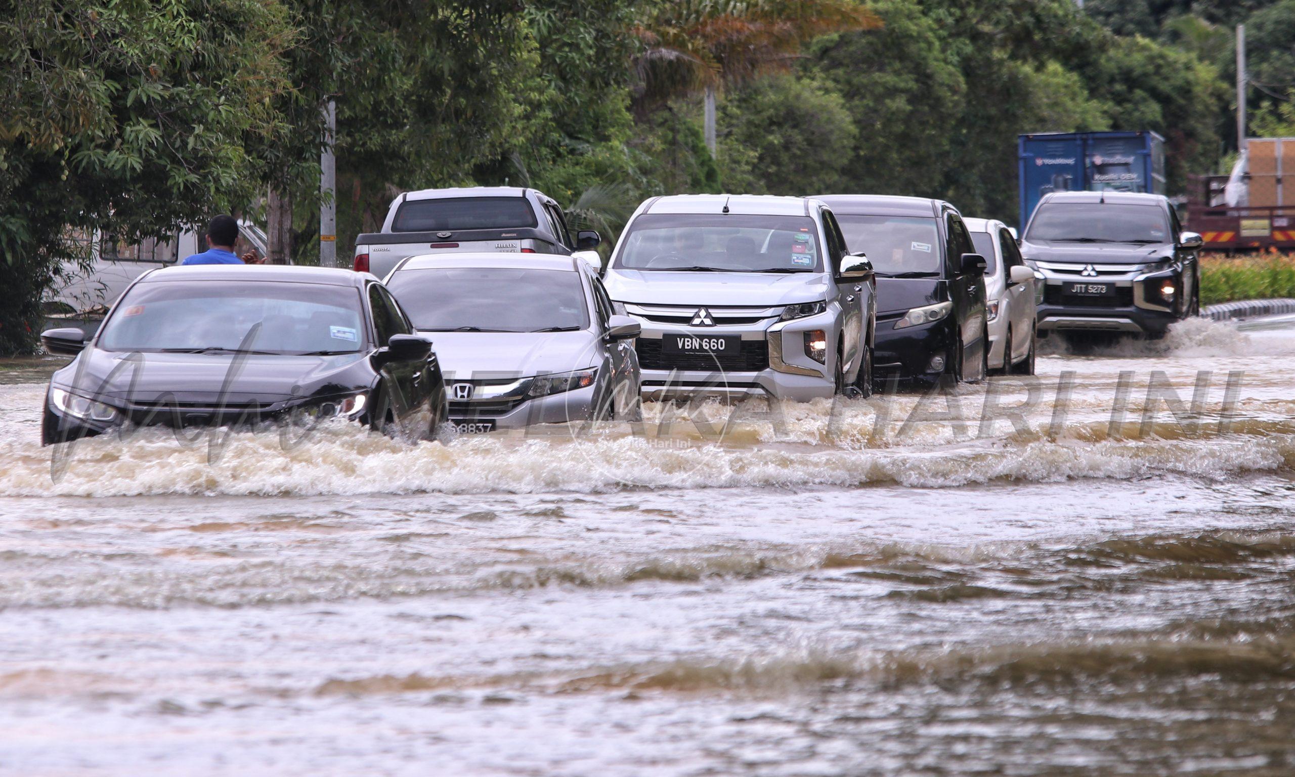 Mangsa banjir di Johor berkurangan, Pahang dan Melaka kekal