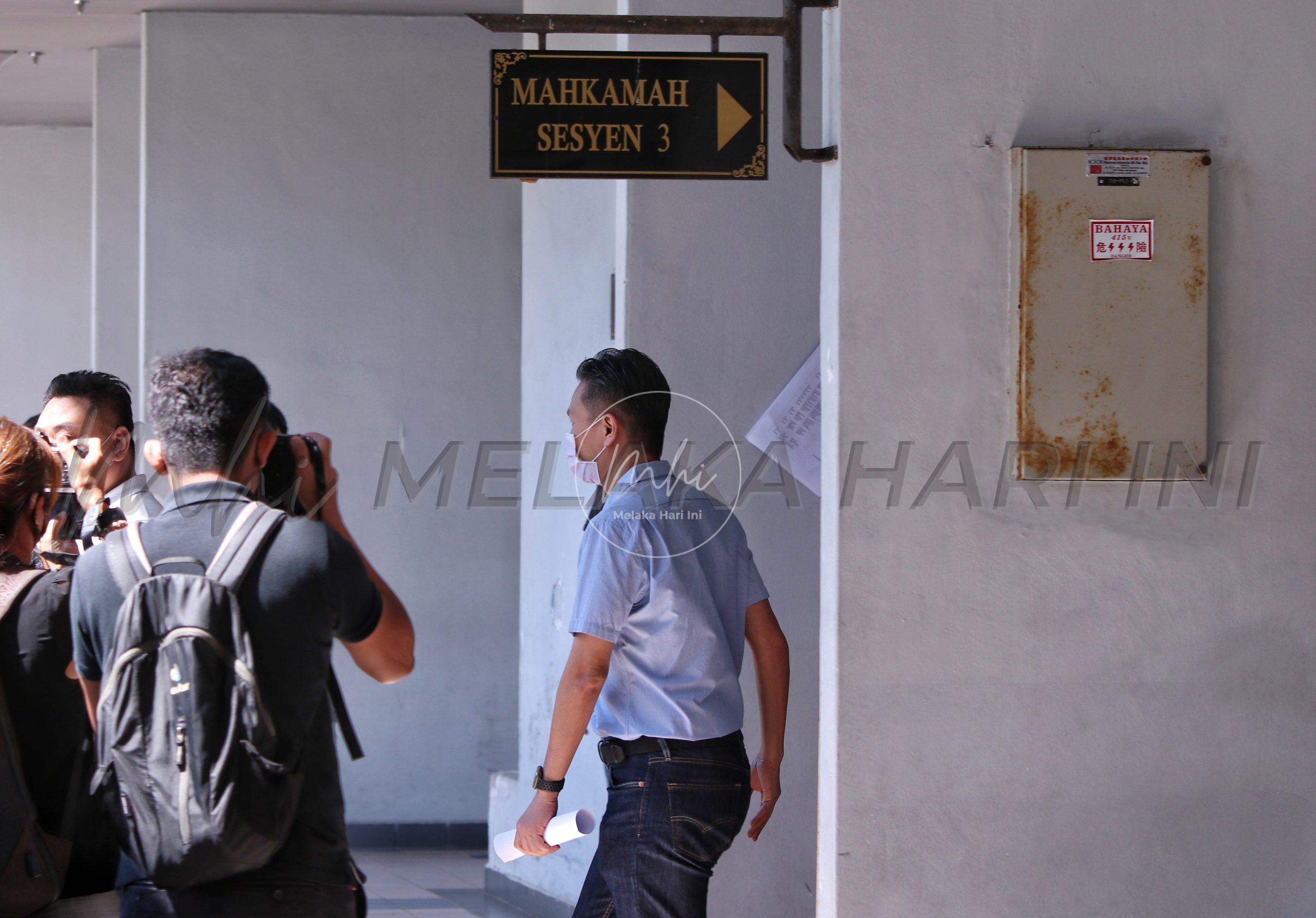 Peniaga didenda RM10,000 jual, miliki ‘walkie-talkie’ tidak diperakui