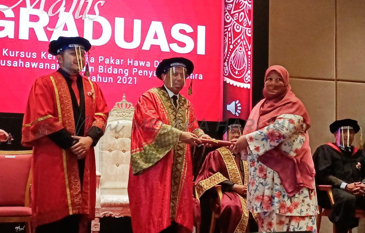 70 graduan UTMSpace terima sijil profesional