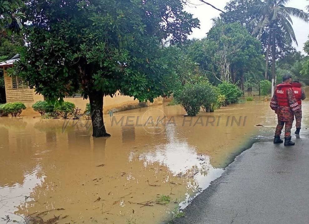 Johor negeri terbaharu dilanda banjir, jumlah mangsa di empat negeri meningkat