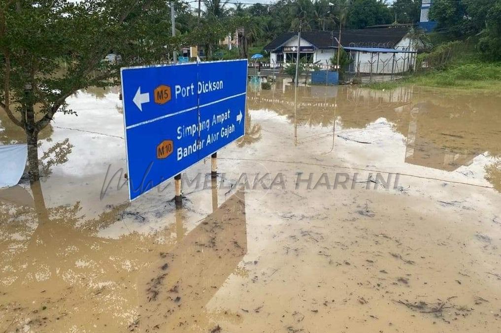 Banjir: Tiga jalan utama Masjid Tanah dan Alor Gajah ditutup – KM