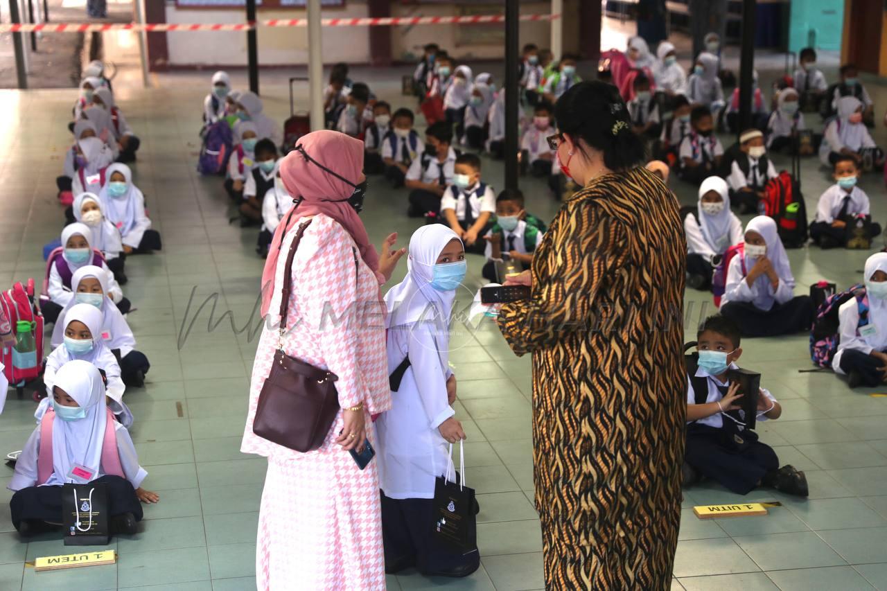 150,405 pelajar Melaka kembali ke sekolah, 600 jalani PdPR