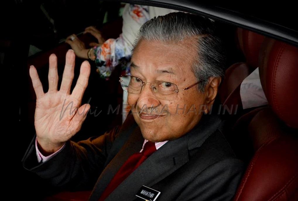 Tun Dr Mahathir dibenar keluar IJN pagi tadi