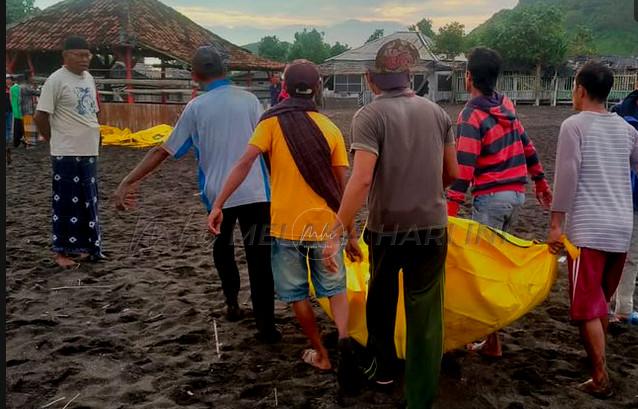 11 mati lemas dihanyutkan ombak besar di laut Indonesia