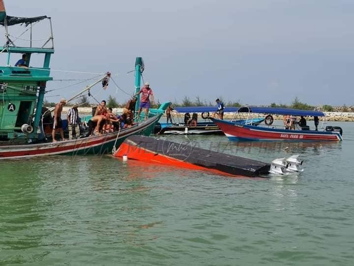 Bot pelancong dan bot nelayan bertembung, 10 cedera