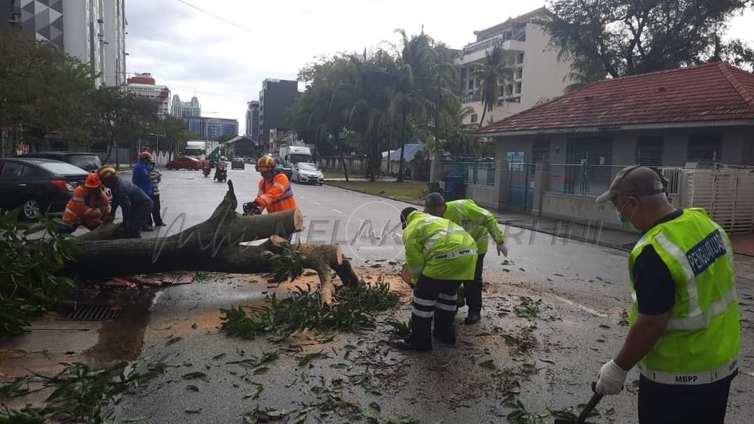 Awan kumulonimbus bawa ribut petir ke P.Pinang semalam – Met Malaysia