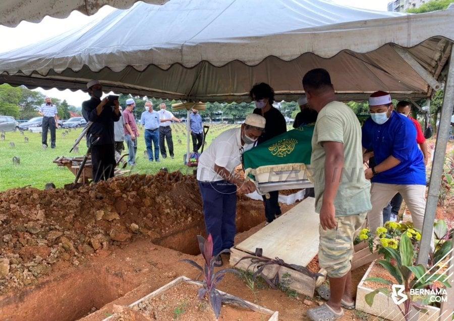 Jenazah pelakon, pengarah Jit Murad selamat dikebumikan