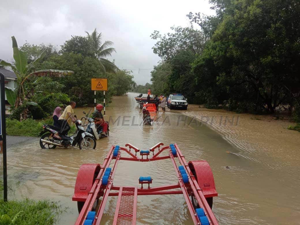 NADMA, agensi penyelamat dikerah bantu pindahkan mangsa banjir – PM Ismail Sabri