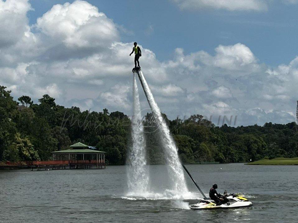 Boleh terbang atas air!