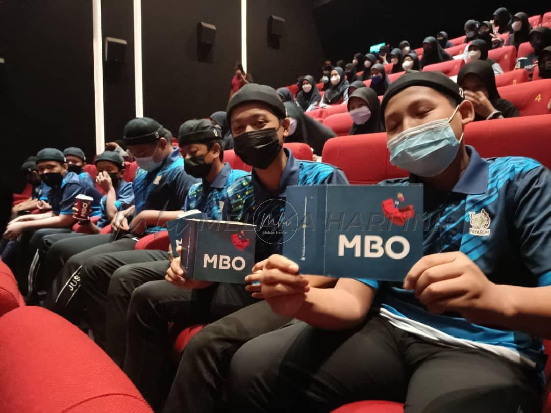 Anak yatim teruja pertama kali tonton wayang di pawagam