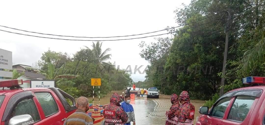 DUA PPS di Hulu Terengganu dinaiki air