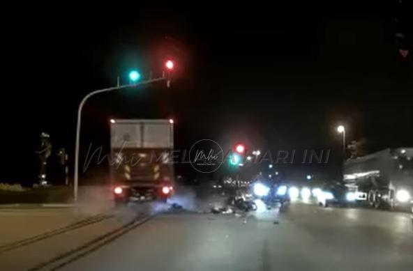 Dua beradik langgar lampu isyarat parah dirempuh lori