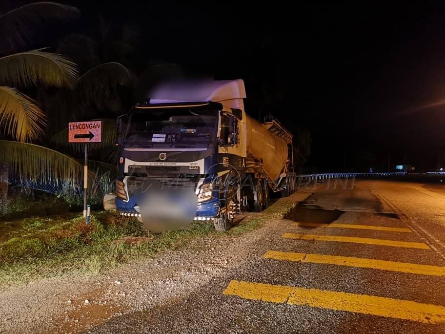 Parkir di selekoh, laluan gelap, lima kenderaan berat diberi notis JPJ