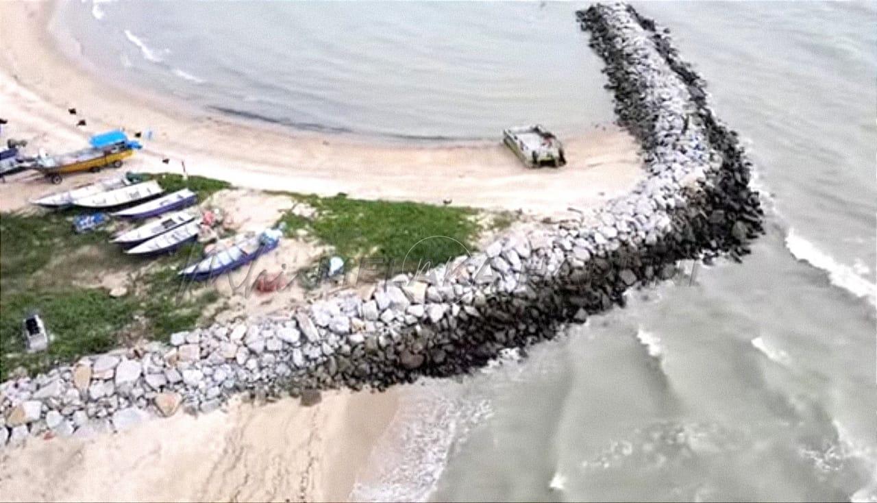 RM30 juta bina ‘breakwater’ Pantai Puteri