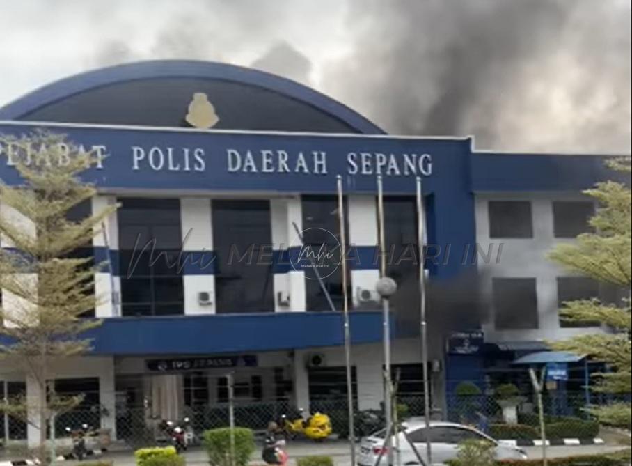 Bilik pentadbiran IPD Sepang terbakar