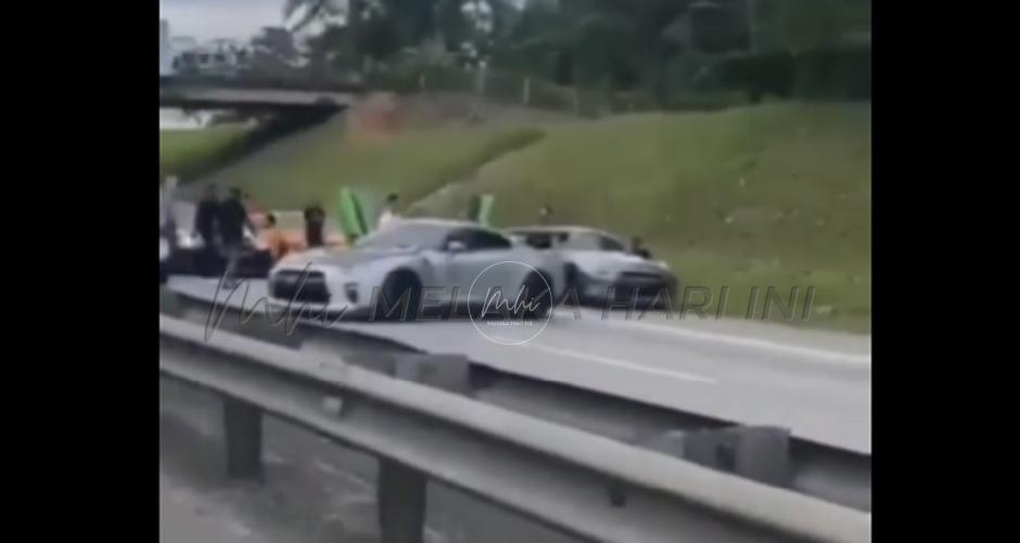 Konvoi kereta mewah