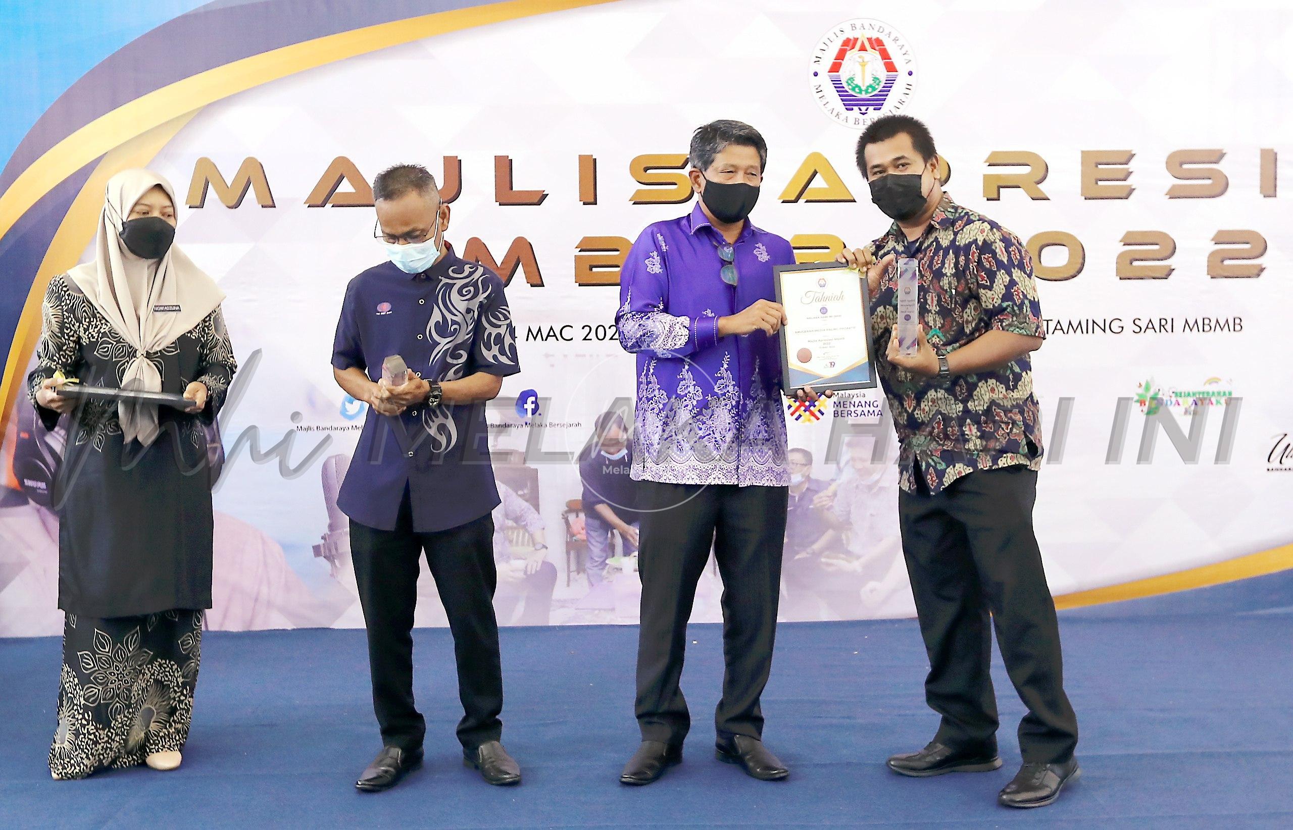 Melaka Hari Ini terima Anugerah Media Paling Proaktif MBMB 2021