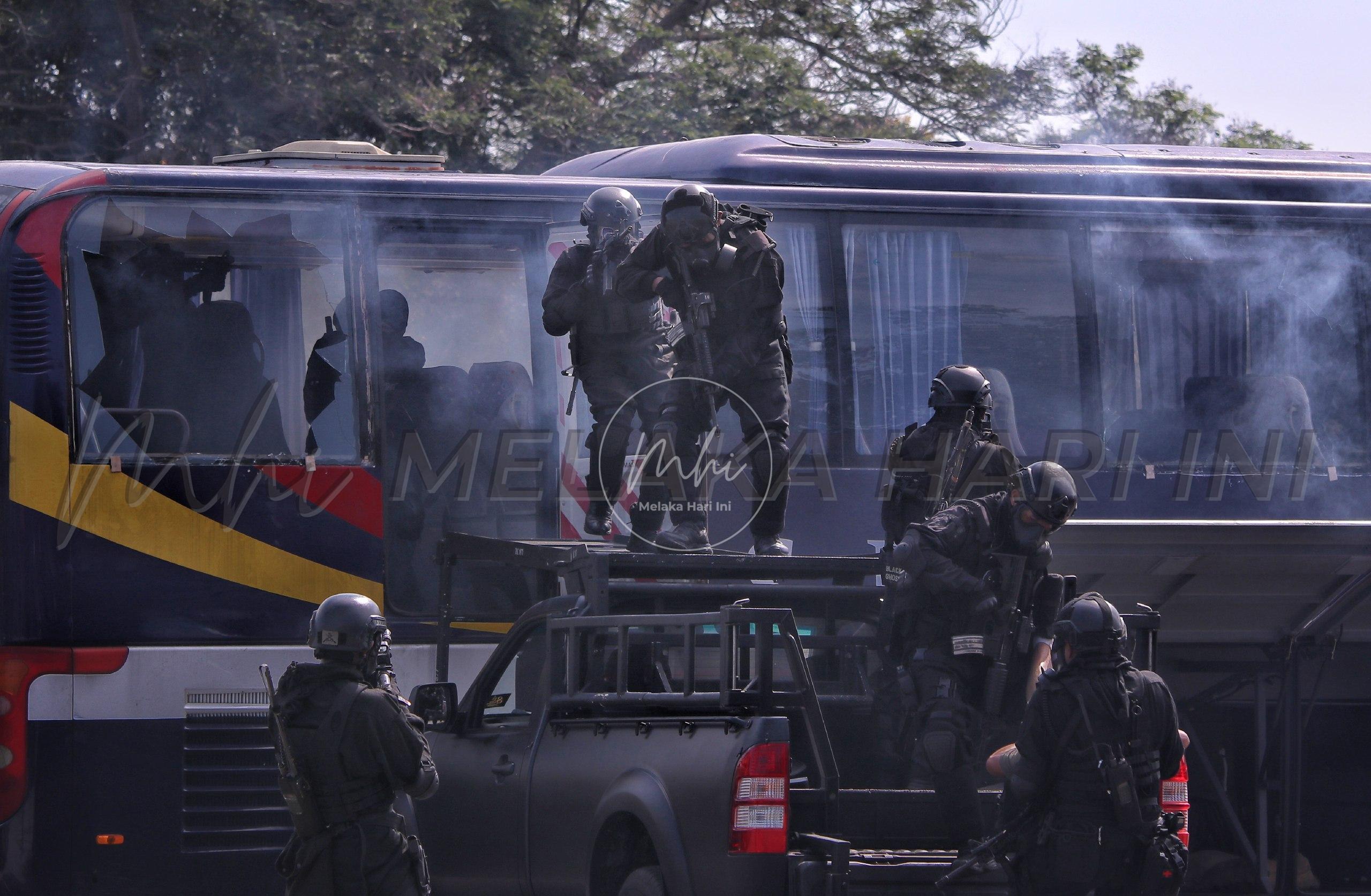 Tentera Darat Malaysia dan Kanada bergabung patahkan ancaman senjata bahan kimia