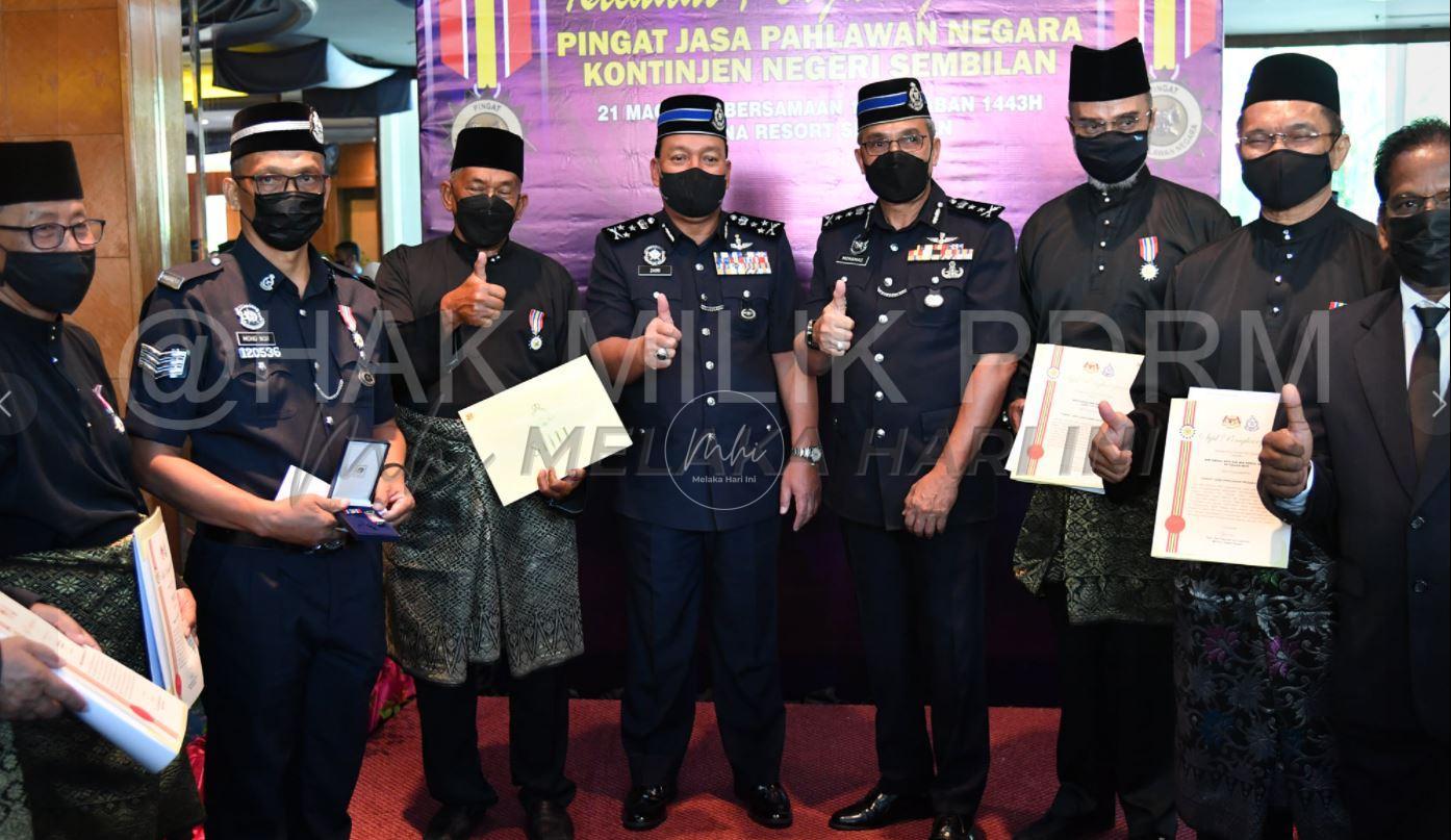 45,402 anggota, pesara PDRM terima pingat PJPN
