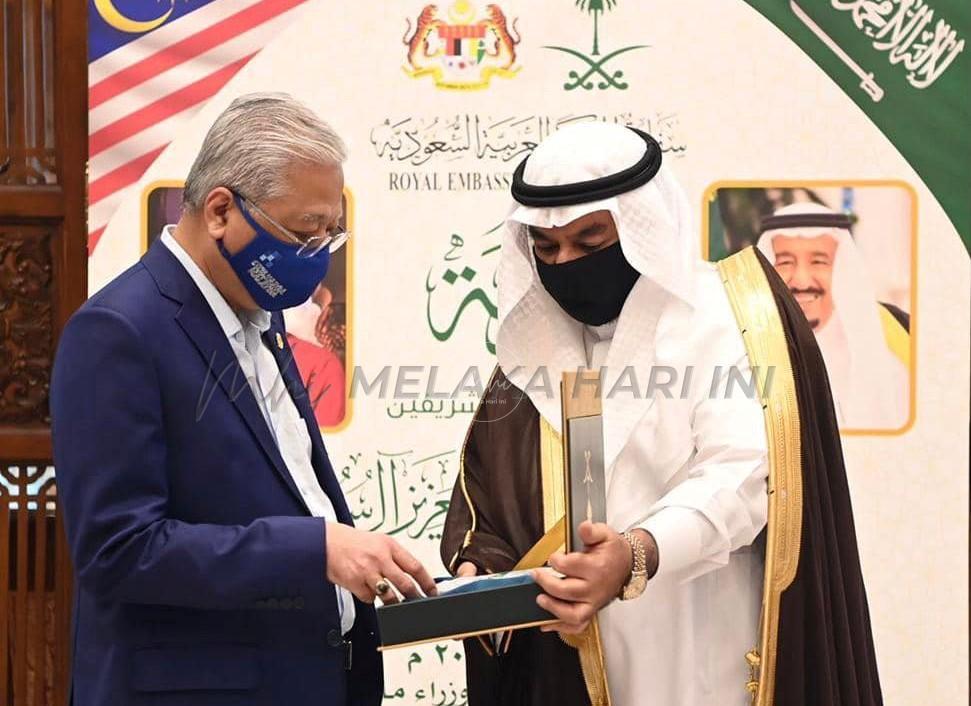 Malaysia terima al-Quran, kurma sumbangan Raja Arab Saudi – PM