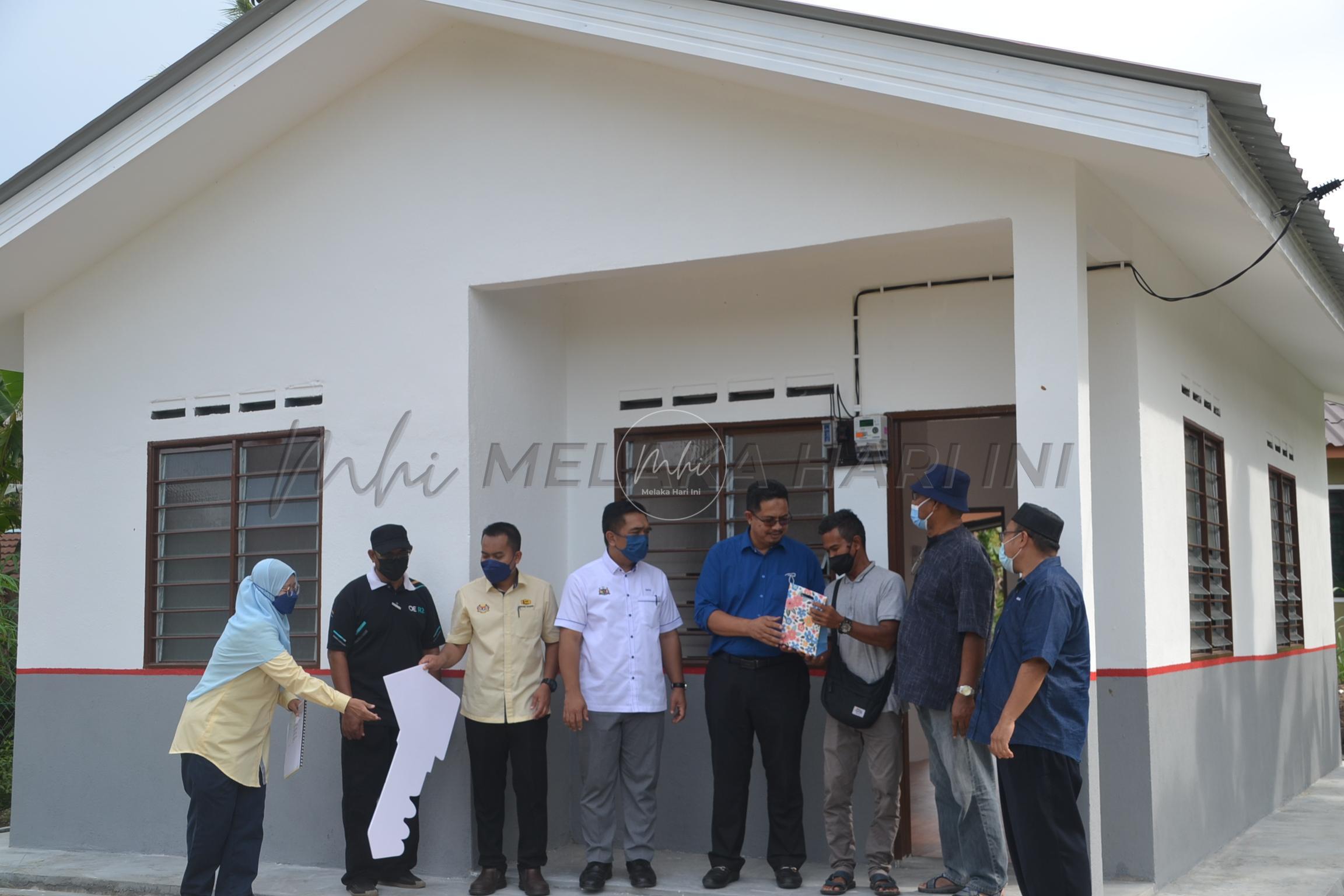 Rumah percuma hadiah Aidilfitri untuk nelayan Telok Gong