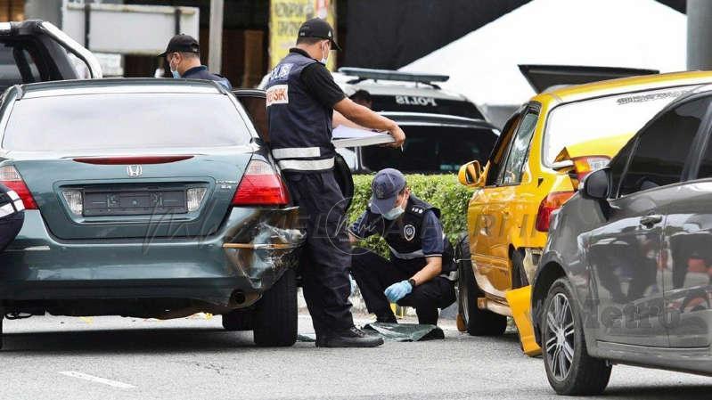 Dua lelaki terbunuh berbalas tembakan dengan polis