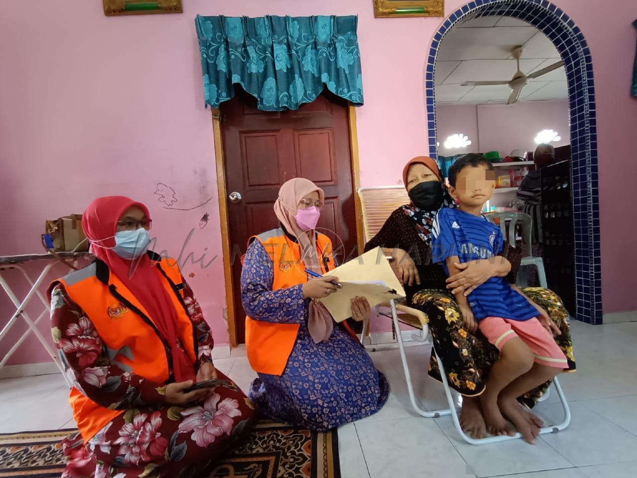 JKM Melaka beri bantuan bulanan kepada moyang jaga enam cicit