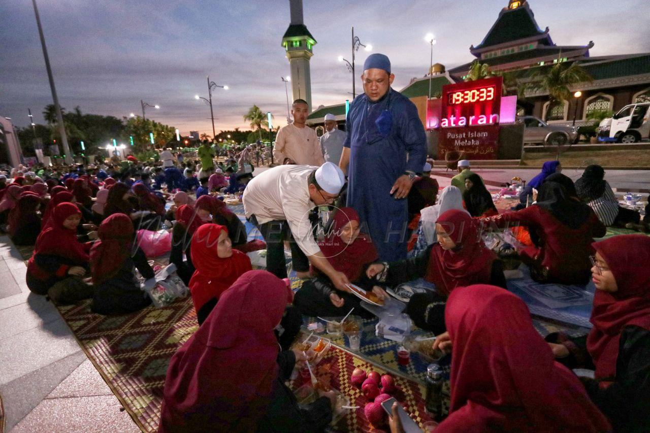 Lebih 1,000 berbuka puasa bersama Ketua Menteri