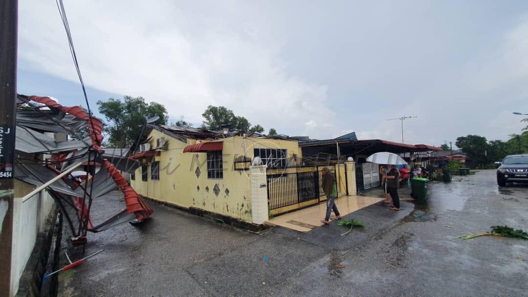 28 rumah rosak dibadai ribut di Sungai Petani