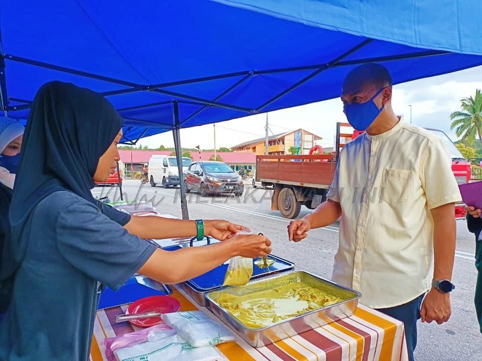 Peniaga pasar Ramadan terima lesen