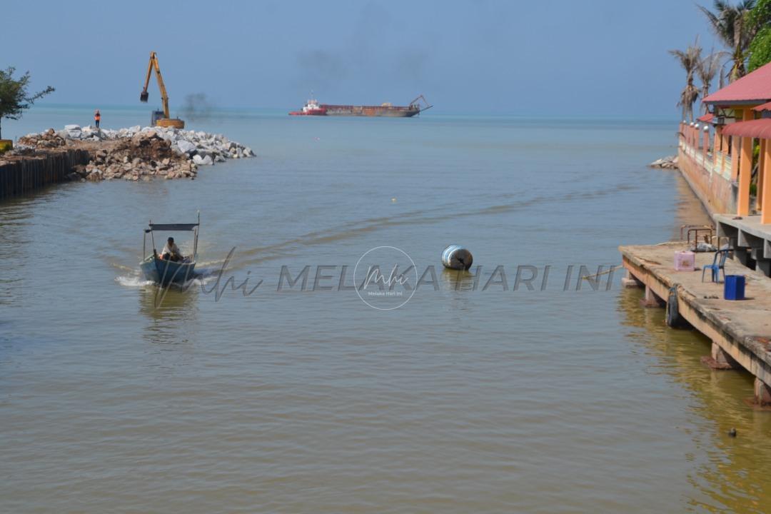 Projek muara Sungai Baru diteruskan walaupun harga bongkah batu naik mendadak