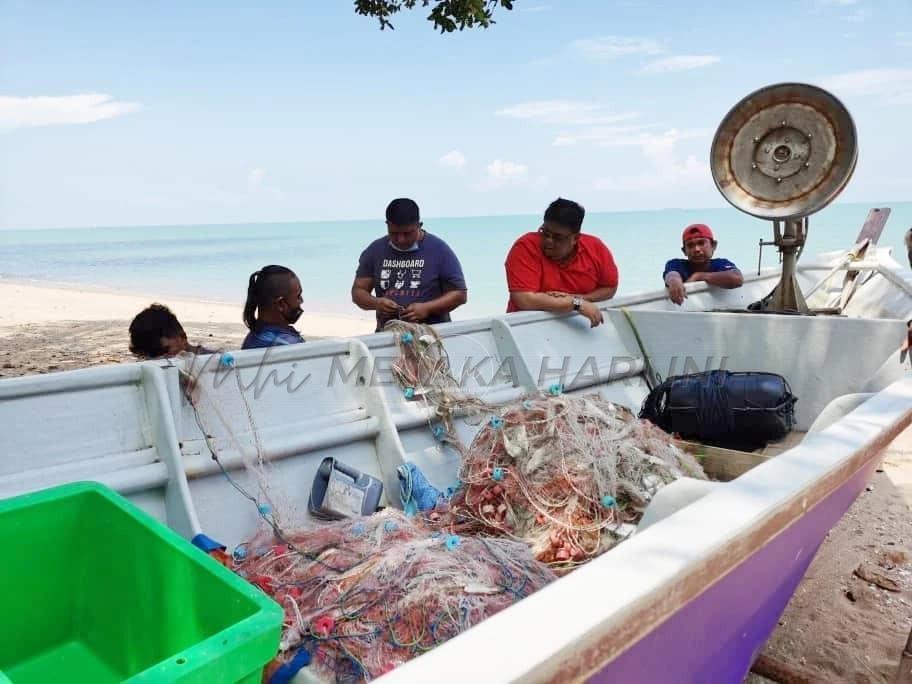 DUN Tanjung Bidara : Ab Rauf selami masalah nelayan Padang Kemunting