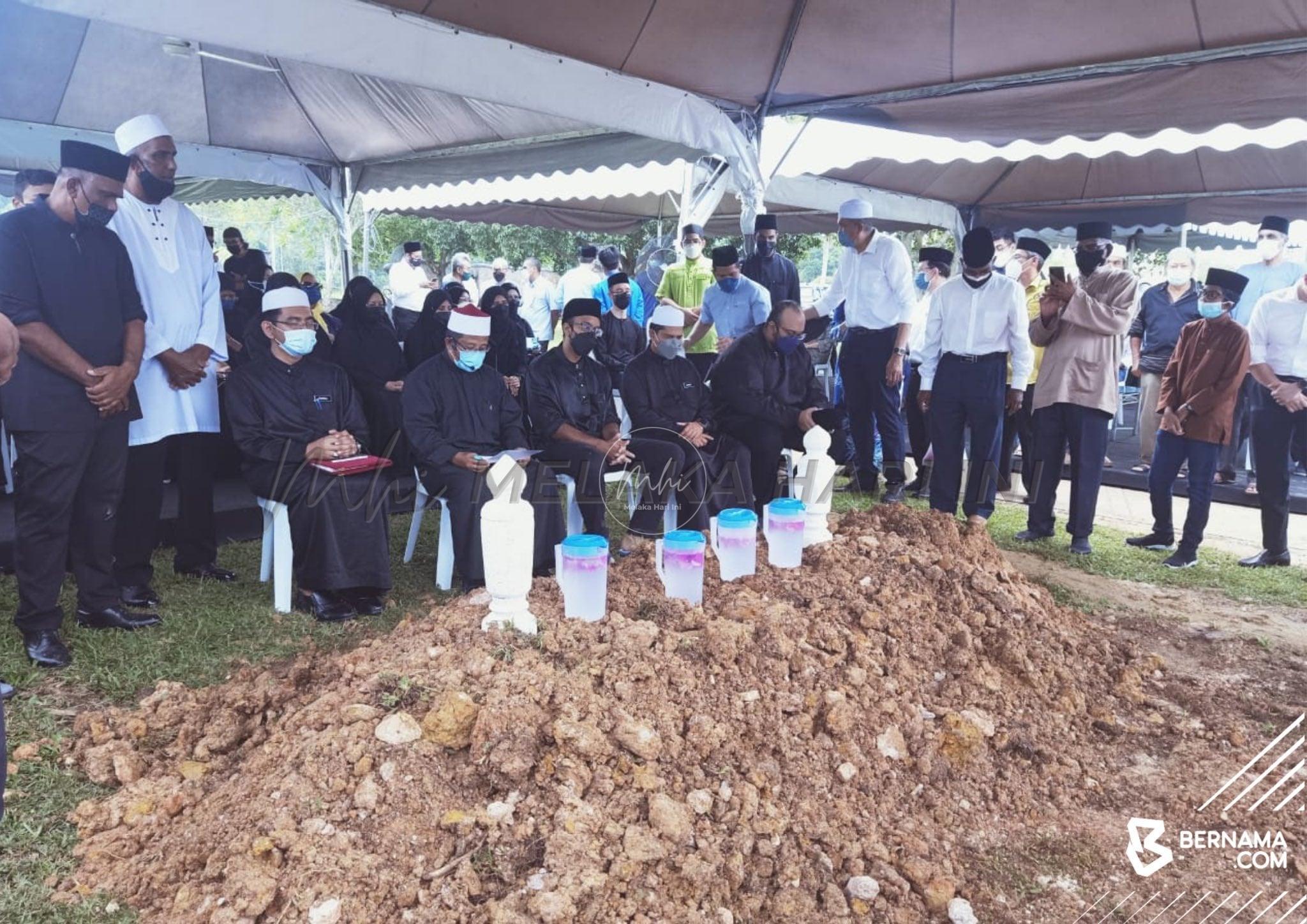 Ali hamsa selamat dikebumi