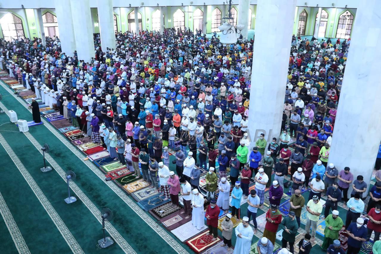 Solat Sunat Aidilfitri dibenar dengan kapasiti penuh – Khairy