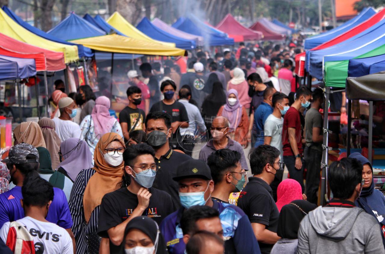 Bawa anak kecil ke bazar ramadan tanpa pelitup muka?