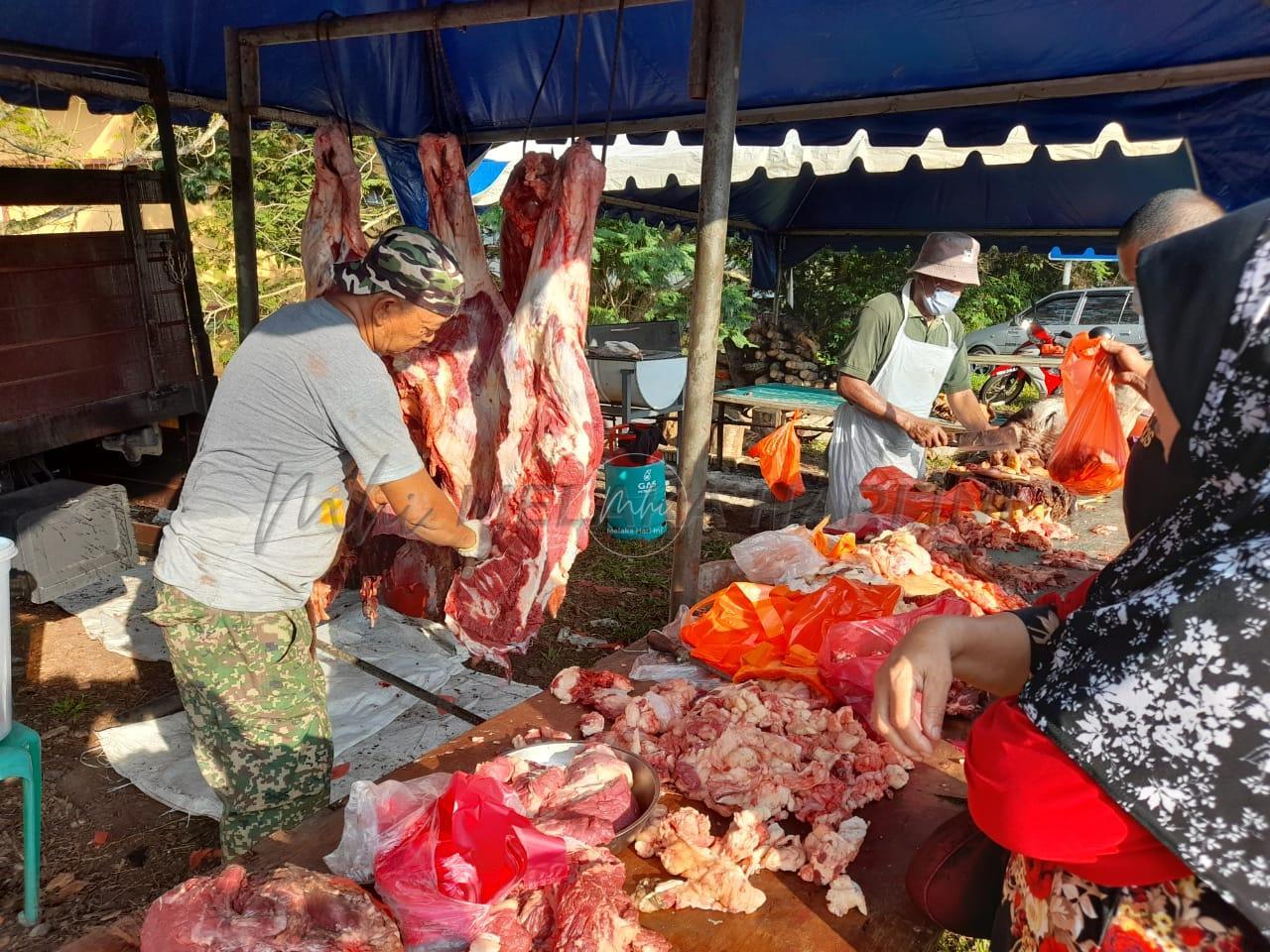 Mantai meriah di sempadan Melaka-Negeri Sembilan